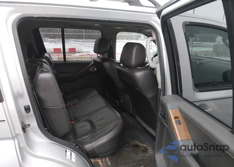 2005 Nissan Pathfinder Le z USA, uszkodzony, nr VIN 5N1AR18W25C706090